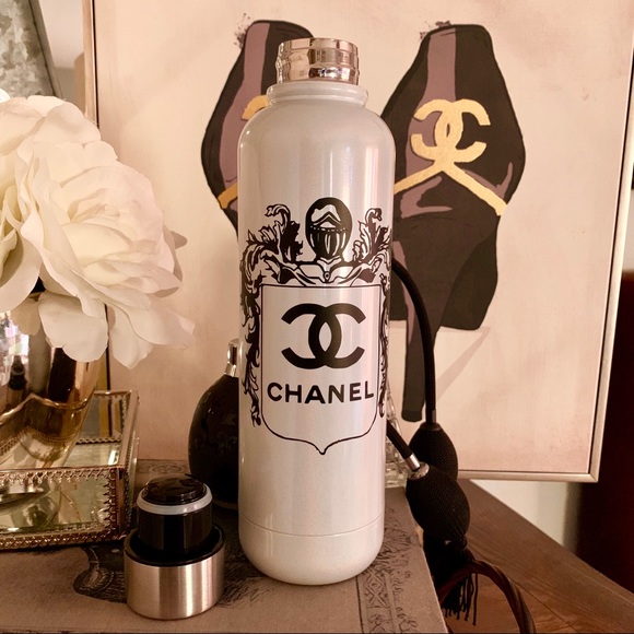 Custom Made Chanel Vacuum Seal Water Bottle!🖤. - Picture 6 of 6